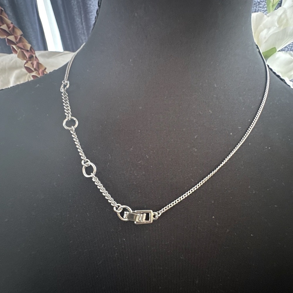 Givency Round Rhinestone Pendant - Picture 7 of 12